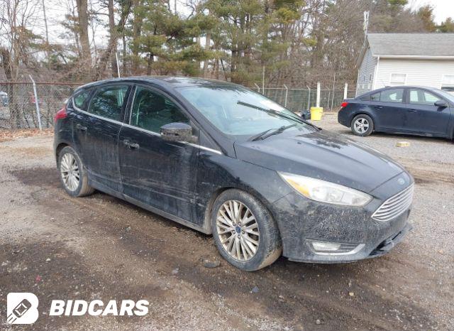 Ford Focus 2017, VIN 1FADP3J2XHL287801, 2/5