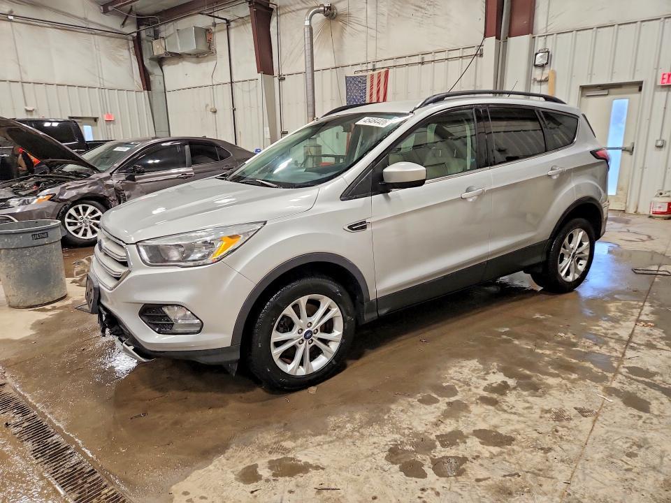 Ford Escape 2017, VIN 1FMCU0GD8HUF02345, 3/5