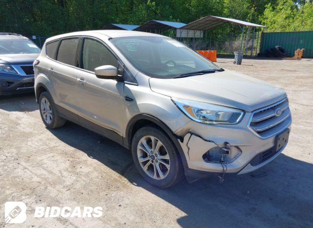 Ford Escape 2017, VIN 1FMCU9GD0HUE61519, 2/5