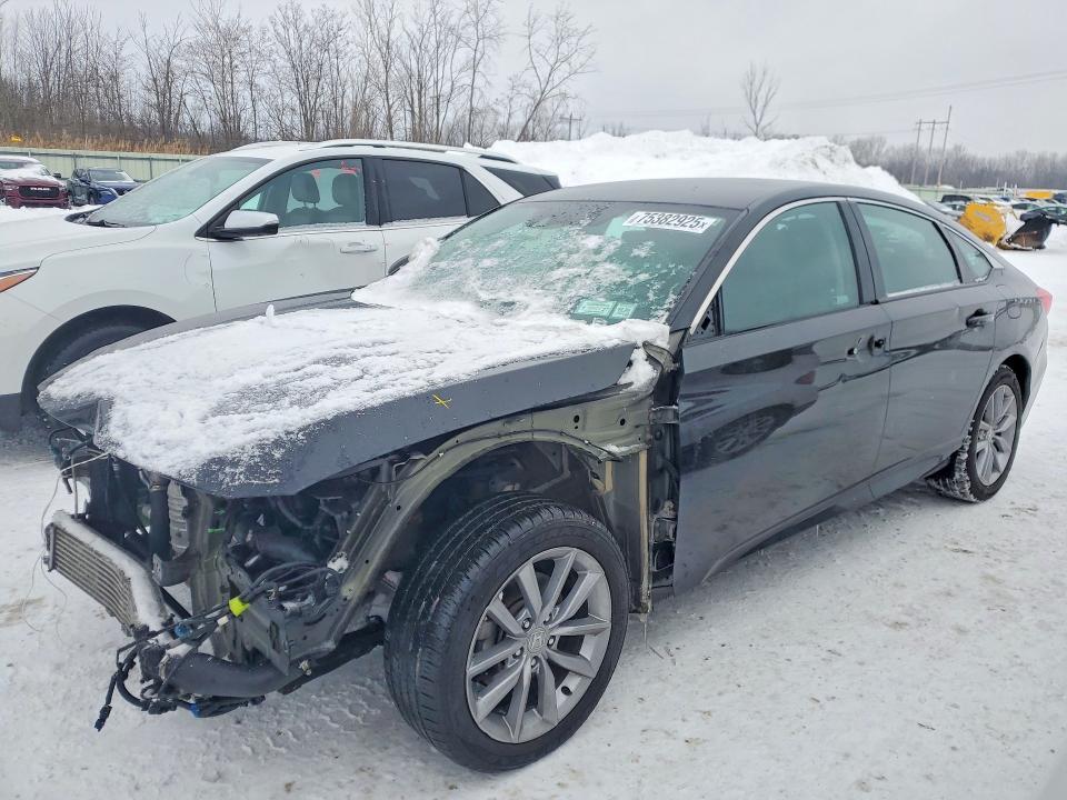 Honda Accord 2021, VIN 1HGCV3F57MA008715, 2/5