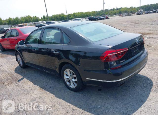 Volkswagen Passat 2018, VIN 1VWAA7A36JC011620, 3/5