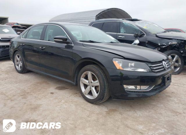 Volkswagen Passat 2014, VIN 1VWAP7A32EC027513, 2/5