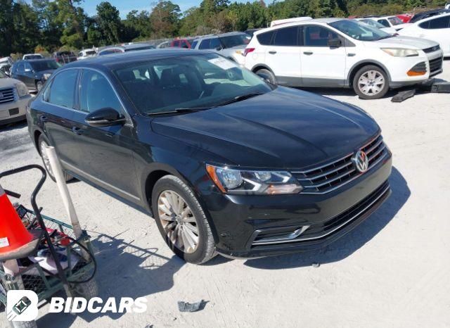 Volkswagen Passat 2015, VIN 1VWAT7A30FC095693, 1/5