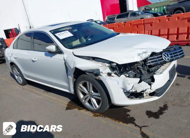 Volkswagen Passat 2014, VIN 1VWBP7A34DC091622, 3/5
