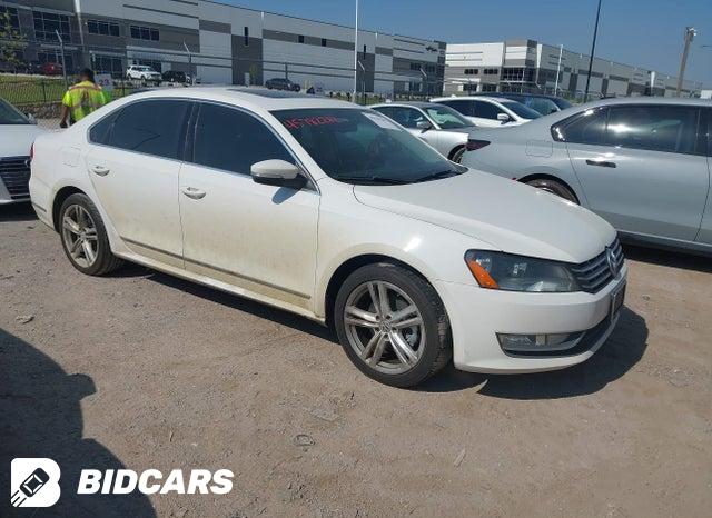 Volkswagen Passat 2014, VIN 1VWBT7A33EC072900, 2/5