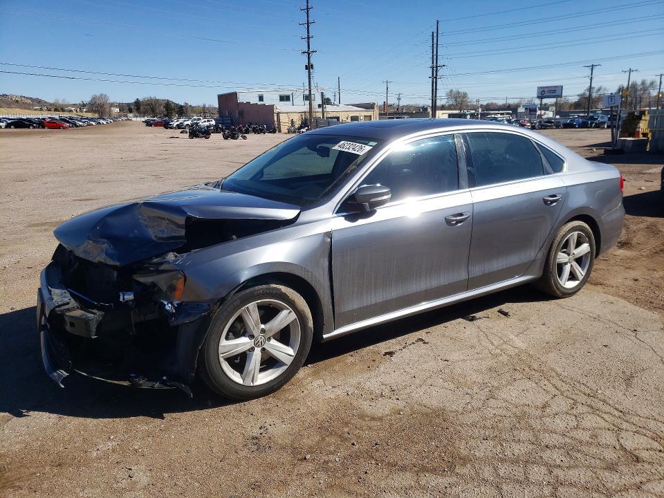 Volkswagen Passat 2014, VIN 1VWBT7A33EC072900, 4/5