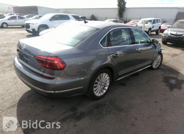 Volkswagen Passat 2017, VIN 1VWBT7A39HC013788, 4/5