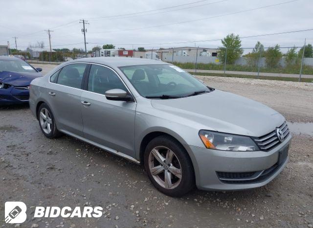 Volkswagen Passat 2015, VIN 1VWCT7A3XFC062595, 2/5
