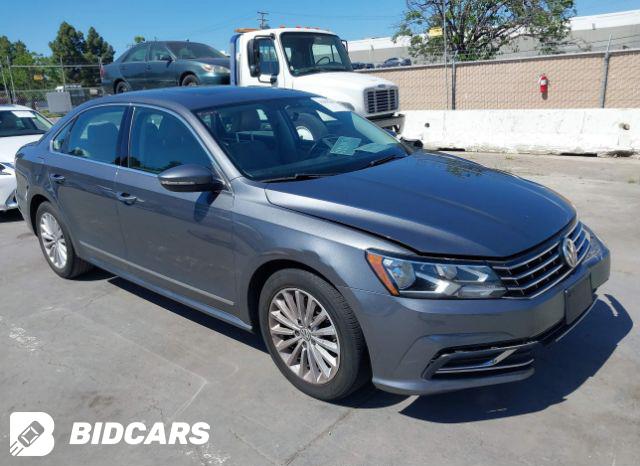Volkswagen Passat 2017, VIN 1VWDT7A39HC068394, 3/5