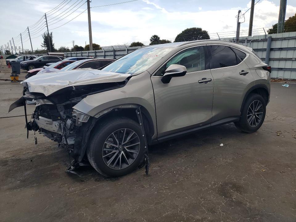 Lexus NX 2023, VIN 2T2KGCEZ6PC031181, 3/5