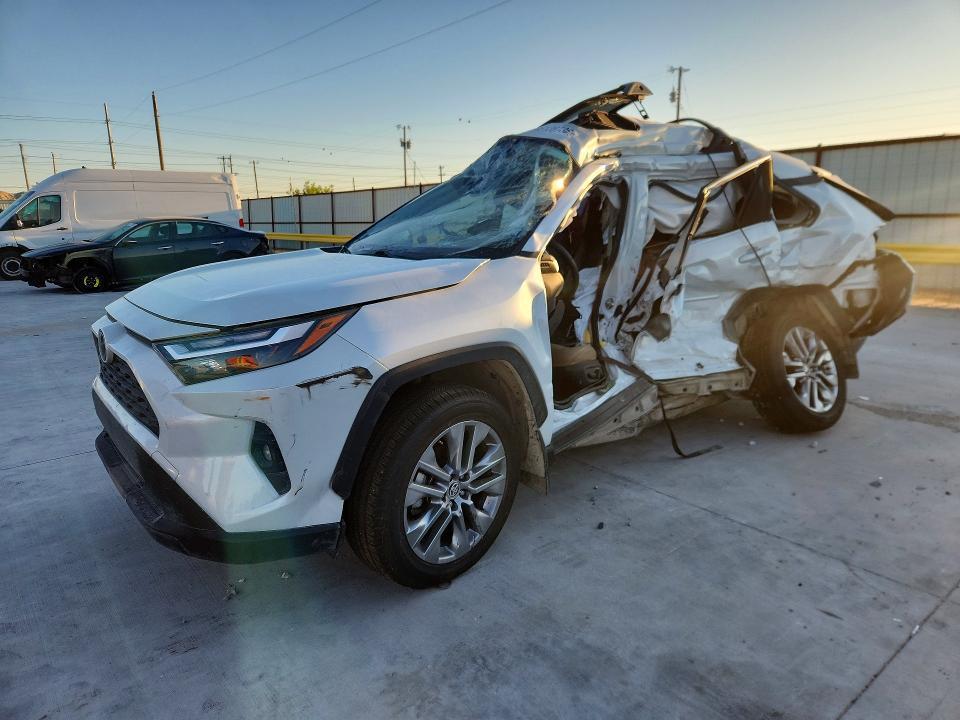 Toyota RAV4 2023, VIN 2T3C1RFVXPC245400, 4/5