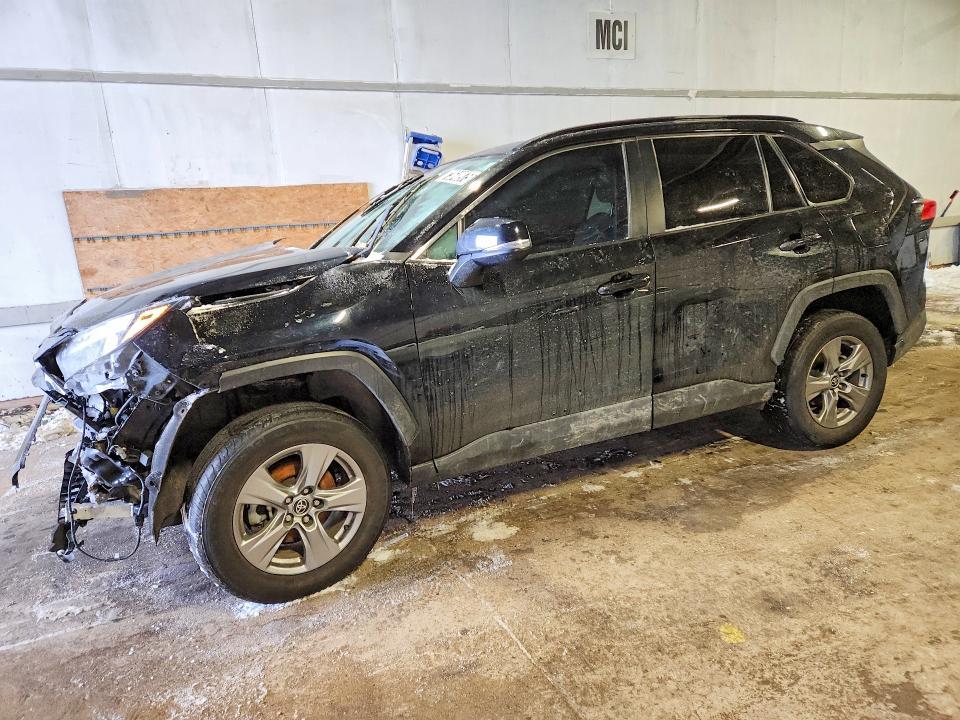 Toyota RAV4 2022, VIN 2T3P1RFV0NW288205, 2/5