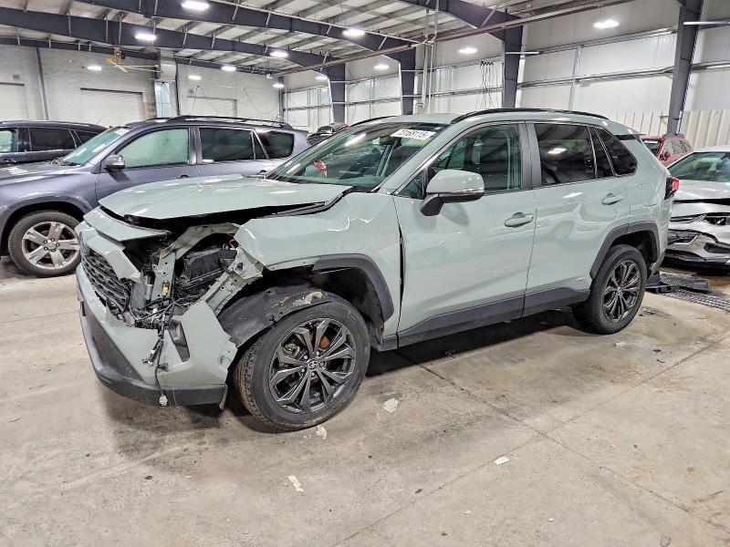Toyota RAV4 2022, VIN 2T3P1RFV0NW288205, 3/5