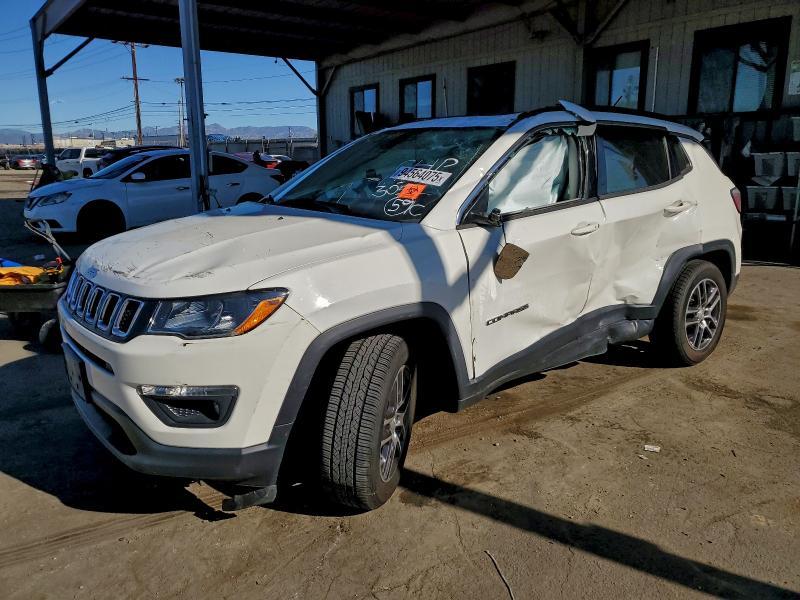 Jeep Compass 2020, VIN 3C4NJDDB8LT195570, 2/5