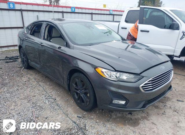 Ford Fusion 2019, VIN 3FA6P0LU7KR207594, 2/5