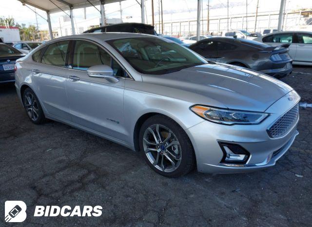 Ford Fusion 2019, VIN 3FA6P0LU7KR207594, 3/5