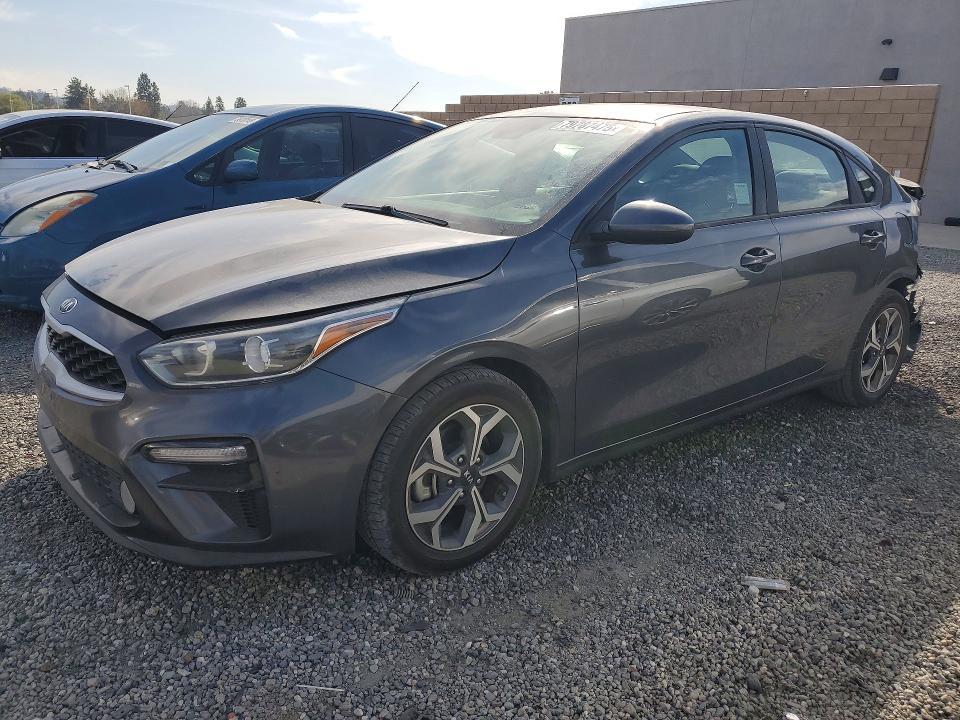 KIA Forte 2021, VIN 3KPF24AD6ME407315, 3/5