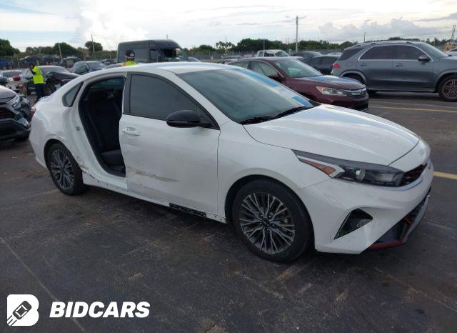 KIA Forte 2022, VIN 3KPF54AD2NE442541, 3/5