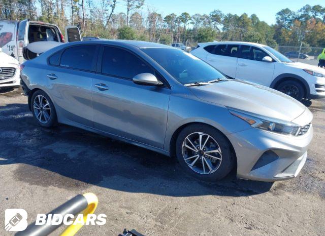 KIA Forte 2022, VIN 3KPF54AD3NE451555, 3/5