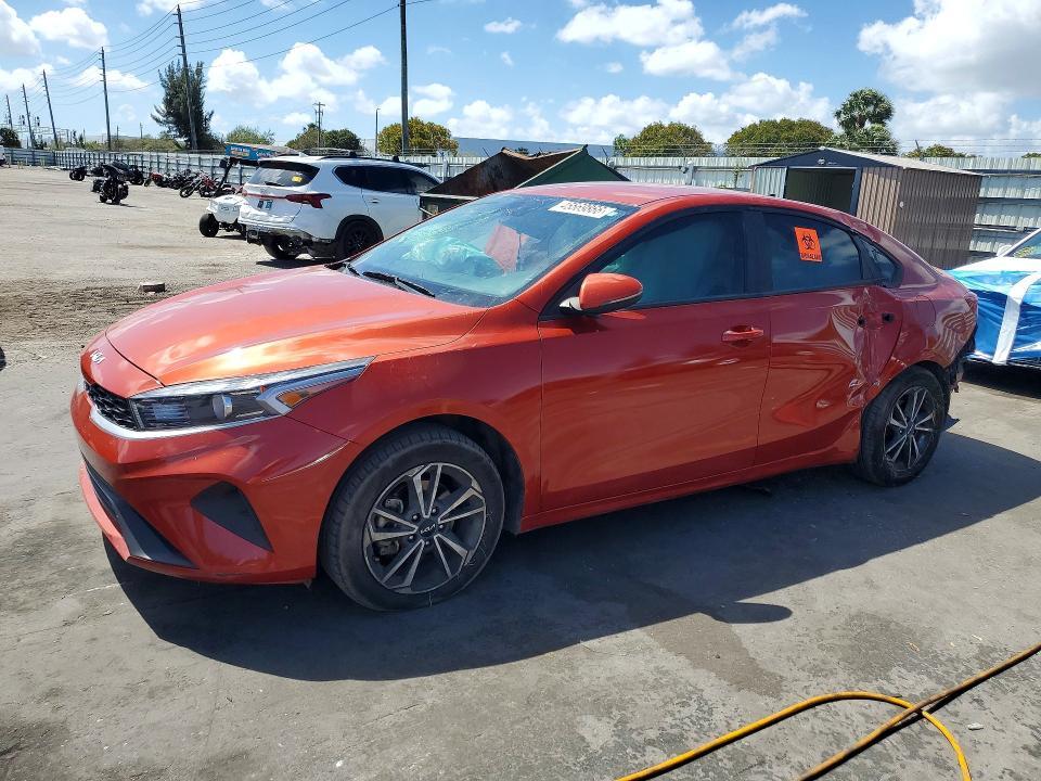 KIA Forte 2023, VIN 3KPF54AD5PE539431, 2/5