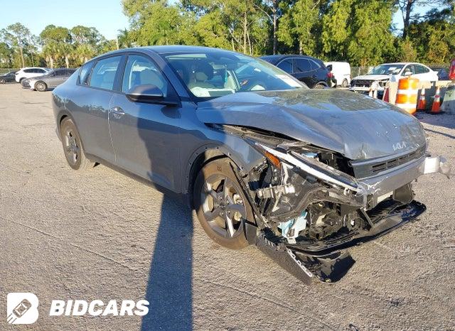 KIA K4 2025, VIN 3KPFW4DEXSE161178, 2/5