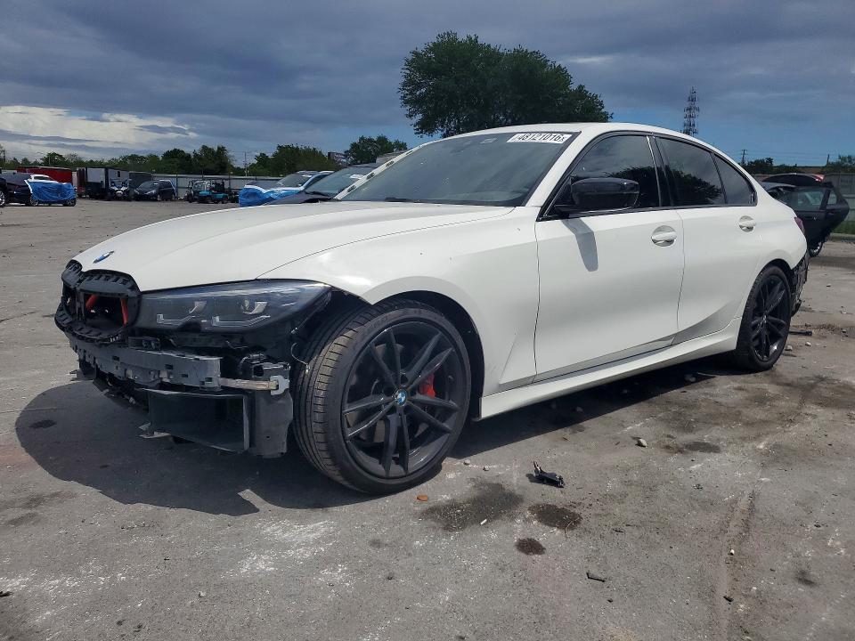 BMW 3 Series 2022, VIN 3MW5R7J01N8C49856, 3/5