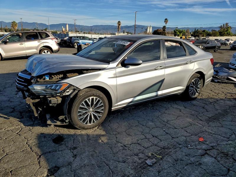 Volkswagen Jetta 2019, VIN 3VWCB7BUXKM225488, 3/5