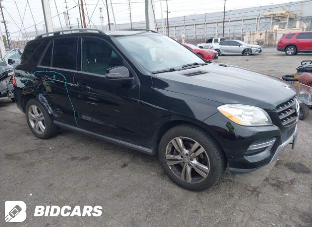 Mercedes-Benz ML 350 2015, VIN 4JGDA5HB0FA580124, 3/5