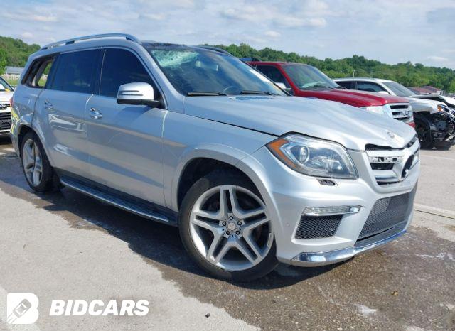 Mercedes-Benz GL 550 2016, VIN 4JGDF7DE2GA699419, 3/9