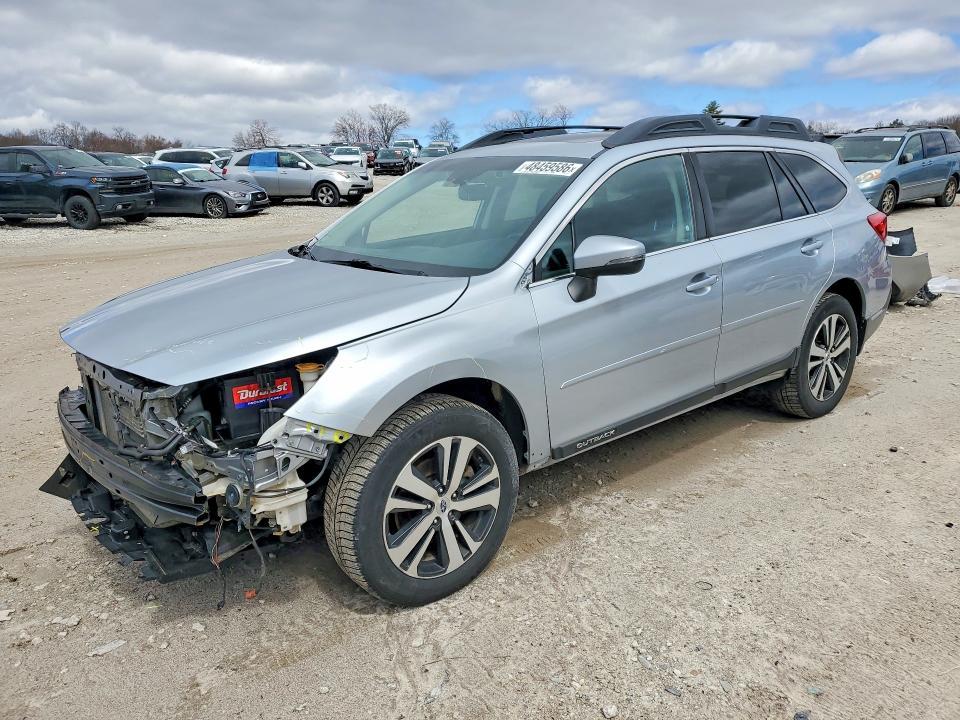 Subaru Outback 2018, VIN 4S4BSATC1J3256013, 2/8