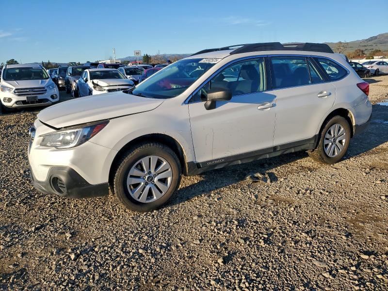 Subaru Outback 2020, VIN 4S4BTGKD3L3267768, 2/5