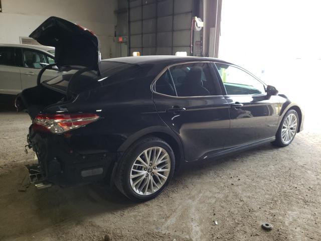 Toyota Camry 2018, VIN 4T1B11HK4JU021814, 3/5