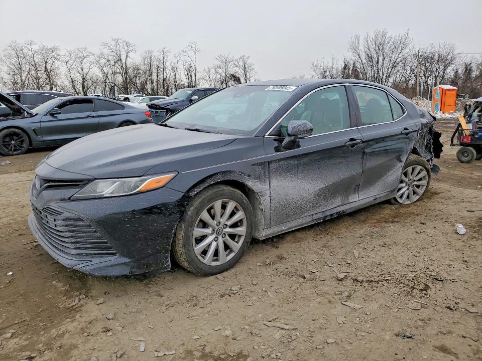 Toyota Camry 2018, VIN 4T1B21HK5JU501230, 3/5