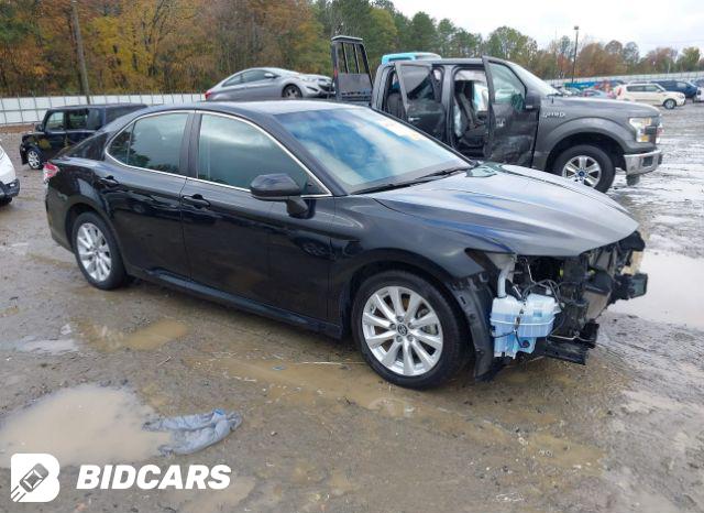 Toyota Camry 2018, VIN 4T1B61HK0JU146553, 2/5