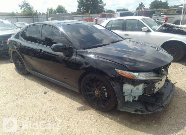 Toyota Camry 2019, VIN 4T1B61HK3KU749255, 1/5