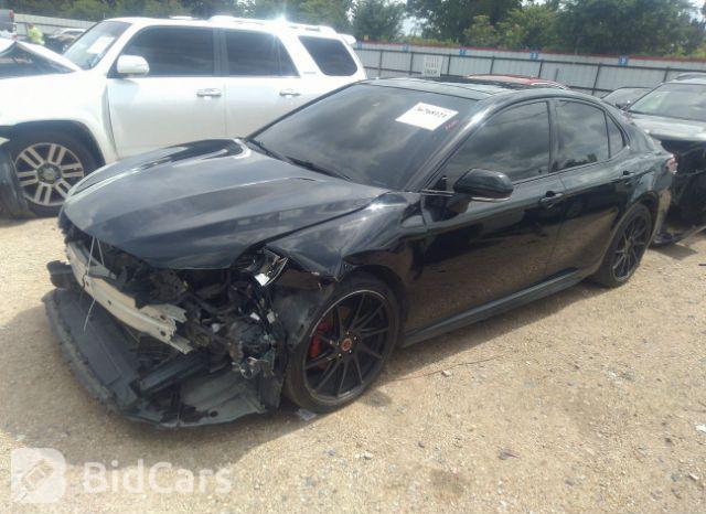 Toyota Camry 2019, VIN 4T1B61HK3KU749255, 2/5