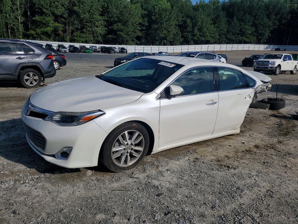 Toyota Avalon 2014, VIN 4T1BD1EB9EU020871, 2/5