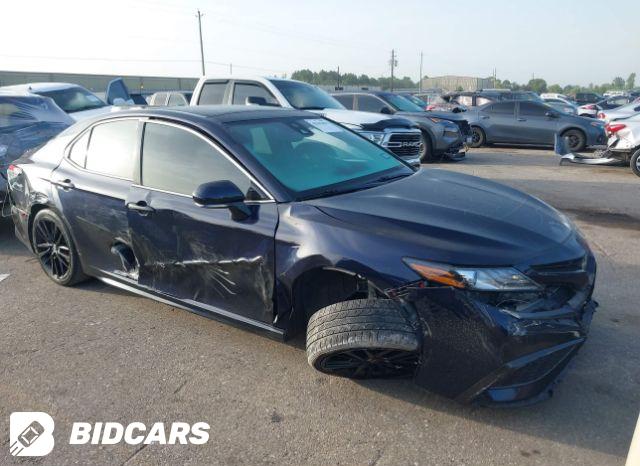 Toyota Camry 2022, VIN 4T1C31AK2NU585749, 2/5