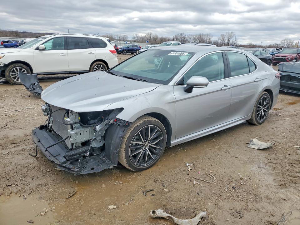 Toyota Camry 2025, VIN 4T1DAACK9SU579840, 3/5