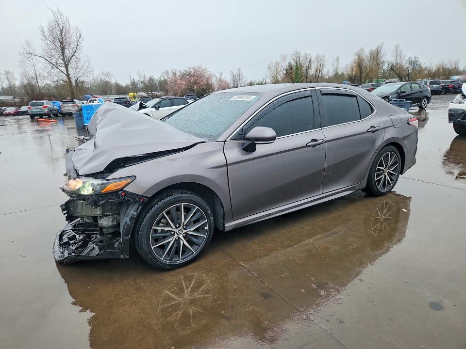 Toyota Camry 2021, VIN 4T1G11AK0MU463218, 3/5