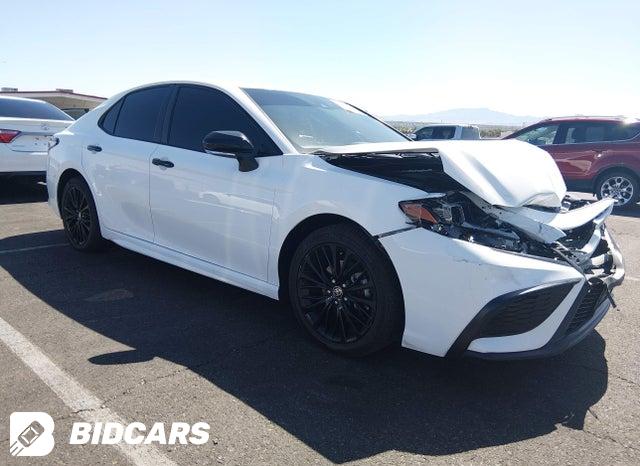 Toyota Camry 2021, VIN 4T1G11AK0MU518928, 3/5