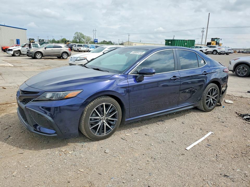 Toyota Camry 2020, VIN 4T1G11AK1LU986052, 2/5