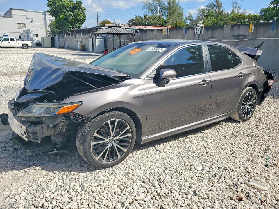 Toyota Camry 2020, VIN 4T1G11AK1LU990019, 3/5