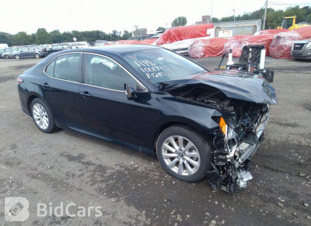 Toyota Camry 2020, VIN 4T1G11AK2LU970815, 1/5