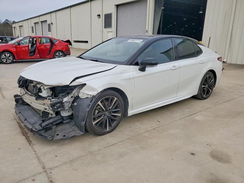 Toyota Camry 2020, VIN 4T1G11AK4LU863605, 1/10
