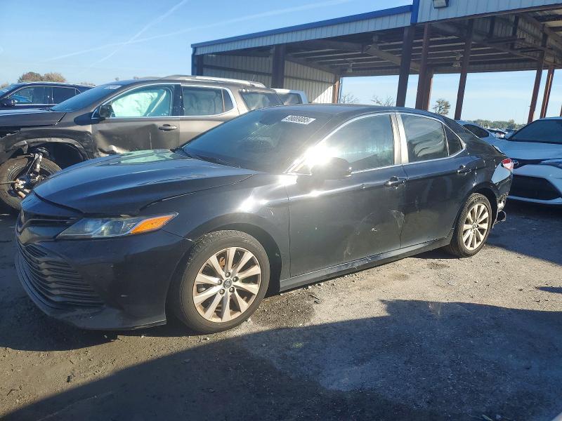 Toyota Camry 2020, VIN 4T1G11AK5LU944158, 3/5