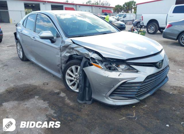 Toyota Camry 2021, VIN 4T1G11AK5MU470021, 2/5