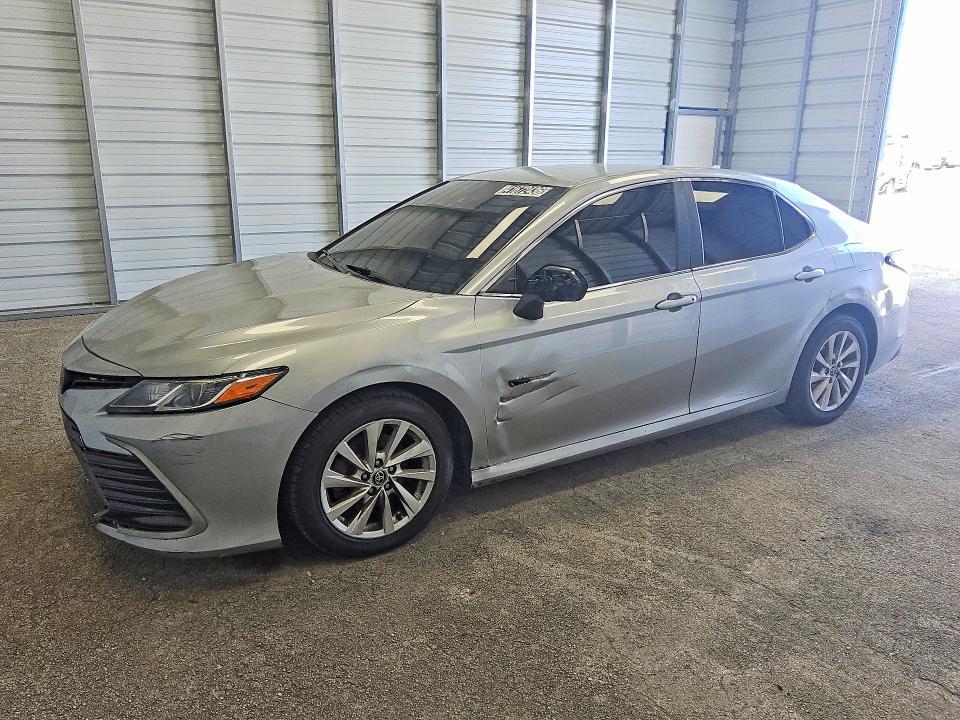 Toyota Camry 2021, VIN 4T1G11AK5MU563346, 3/5