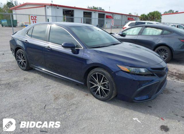 Toyota Camry 2022, VIN 4T1G11AK6NU040998, 3/5