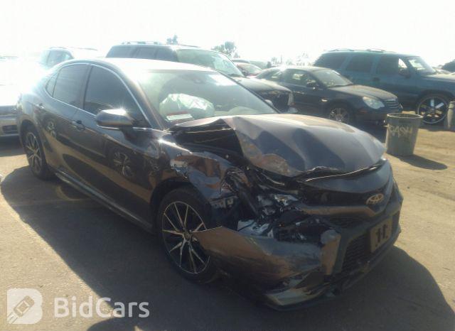 Toyota Camry 2021, VIN 4T1G11AK9MU425650, 9/17
